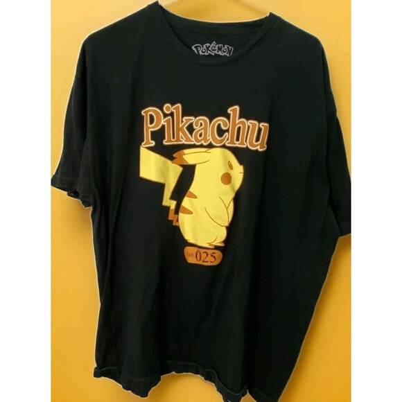 NEW Pokemon Pikachu #25 Pokemon Short Sleeve T-Shirt Medium Cr70 Excellent - Picture 1 of 5